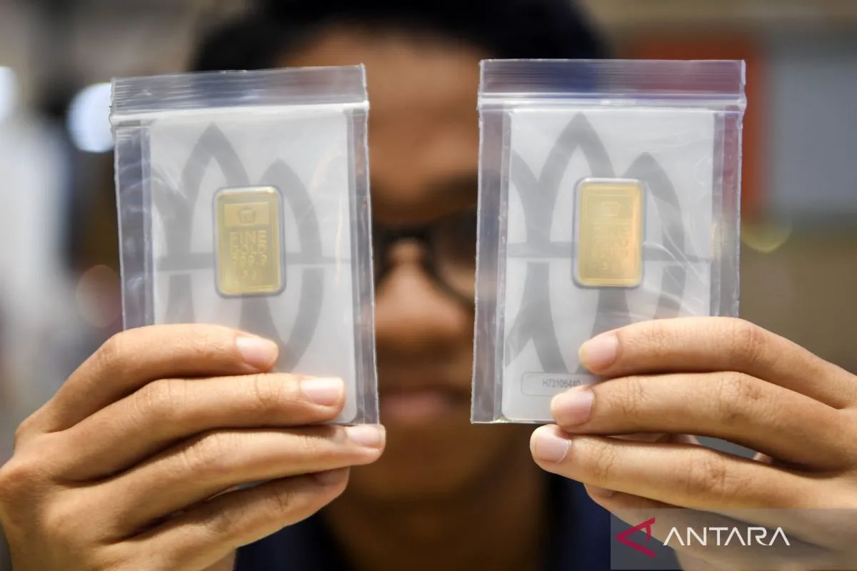 Harga Emas Antam Naik Rp20.000