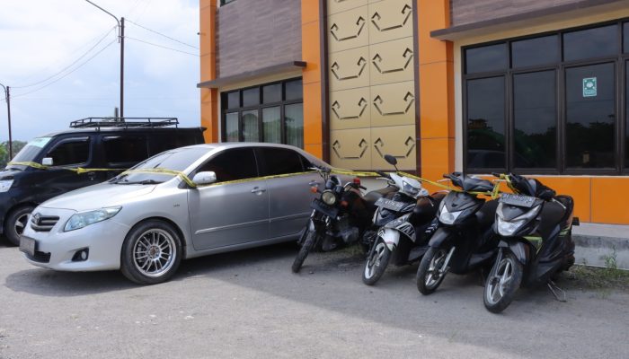 Uang hasil kejahatan dipakai pelaku untuk membeli satu unit mobil dan empat sepeda motor bekas