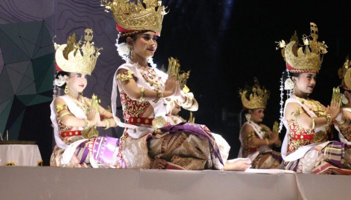 Tari Bedayo Abung Siwo Migo Pukau Penonton